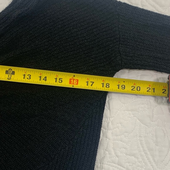 Woman’s Express Sweater Black Size medium Pre-Owned - Picture 5 of 10